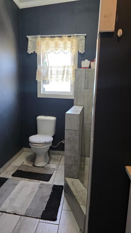 7 Bedroom Property for Sale in Albertinia Western Cape